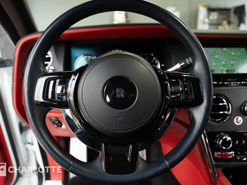 Used 2022 Rolls-Royce Cullinan image 25