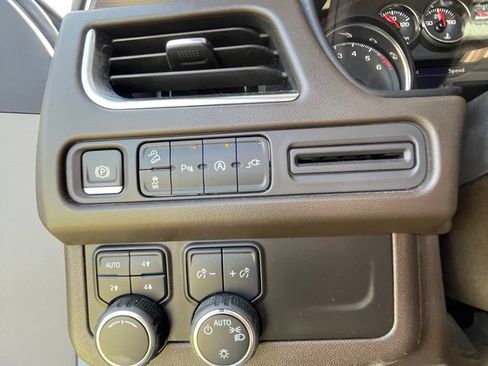 Used 2021 Chevrolet Tahoe Z71 AWD/4WD image 12