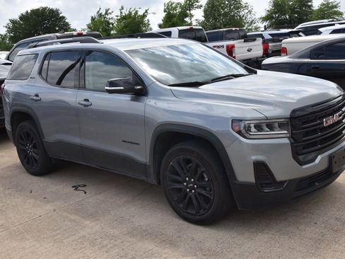 Used 2023 GMC Acadia SLE w/ Driver Convenience Package FWD image 4