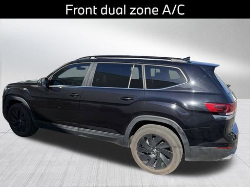 Certified 2024 Volkswagen Atlas SE w/ Black Wheel Package image 9
