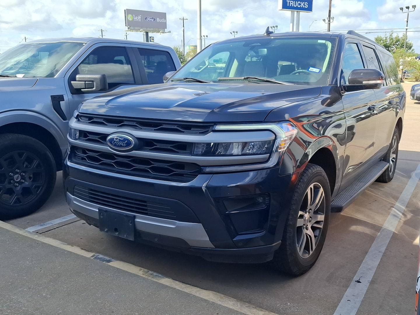 Used 2024 Ford Expedition Max XLT RWD image 4