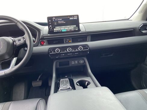 Used 2023 Honda Pilot Touring image 14