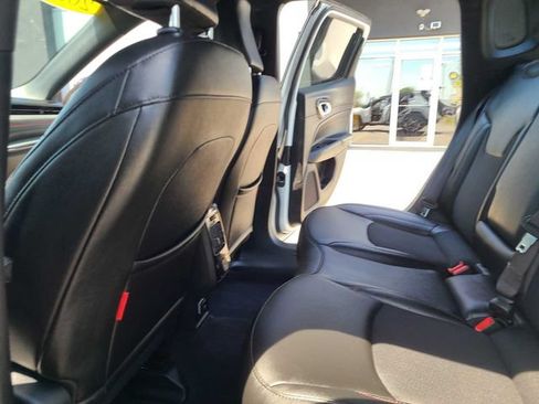 Used 2025 Jeep Compass Trailhawk AWD/4WD image 25