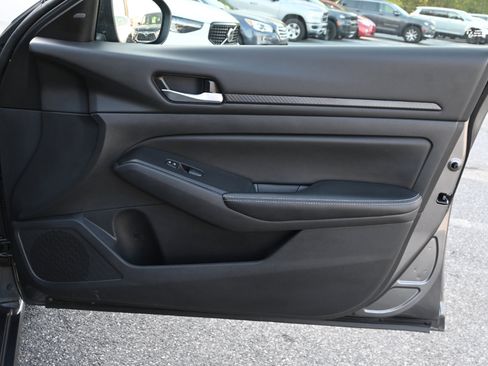 Used 2024 Nissan Altima 2.5 SV image 27