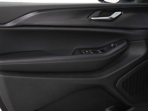 Used 2023 Jeep Grand Cherokee Altitude image 21