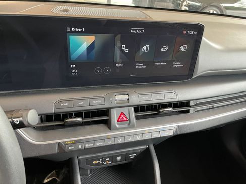 Used 2025 Kia K4 LXS image 17