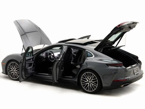 Used 2025 Porsche Panamera 4 image 30