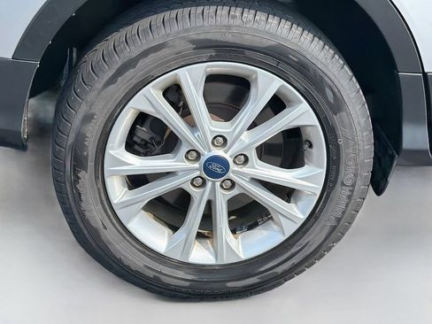 Used 2019 Ford Escape SE FWD image 10