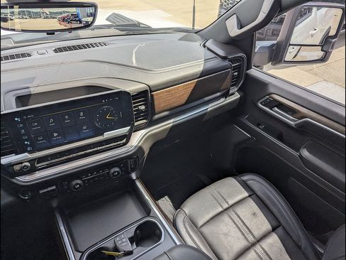 Used 2024 Chevrolet Silverado 2500 High Country w/ High Country Premium Package AWD/4WD image 28