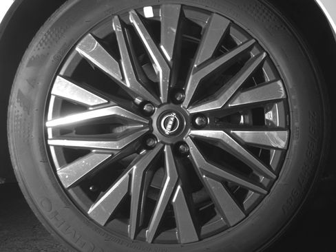 Used 2025 Nissan Altima 2.5 SV FWD image 13