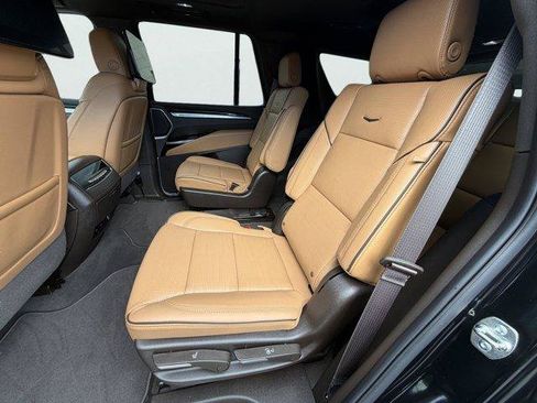Used 2026 Cadillac Escalade Luxury w/ LPO, Radiant Package AWD/4WD image 18
