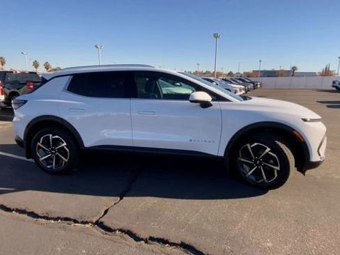 New 2026 Chevrolet Equinox EV LT FWD image 9