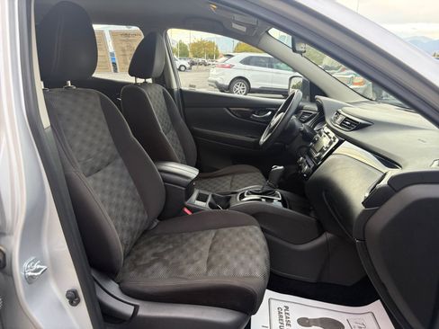 Used 2017 Nissan Rogue Sport SV FWD image 30