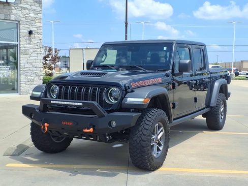 Used 2024 Jeep Gladiator Mojave w/ Convenience Group AWD/4WD image 2