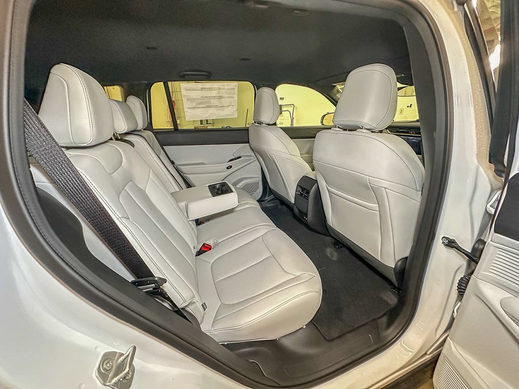 New 2026 Jeep Cherokee Limited AWD/4WD image 4