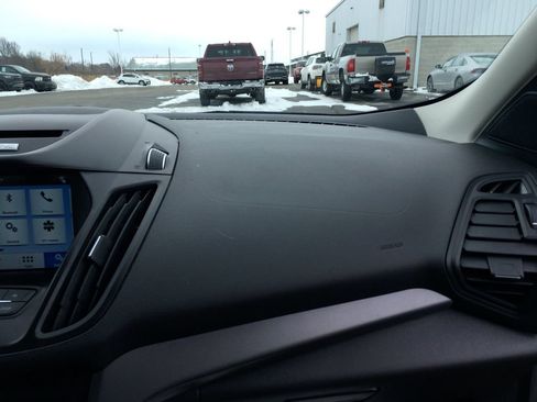 Used 2017 Ford Escape SE w/ Equipment Group 201A image 13