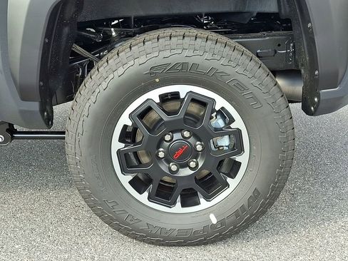 New 2025 Toyota Tacoma TRD Off-Road AWD/4WD image 18