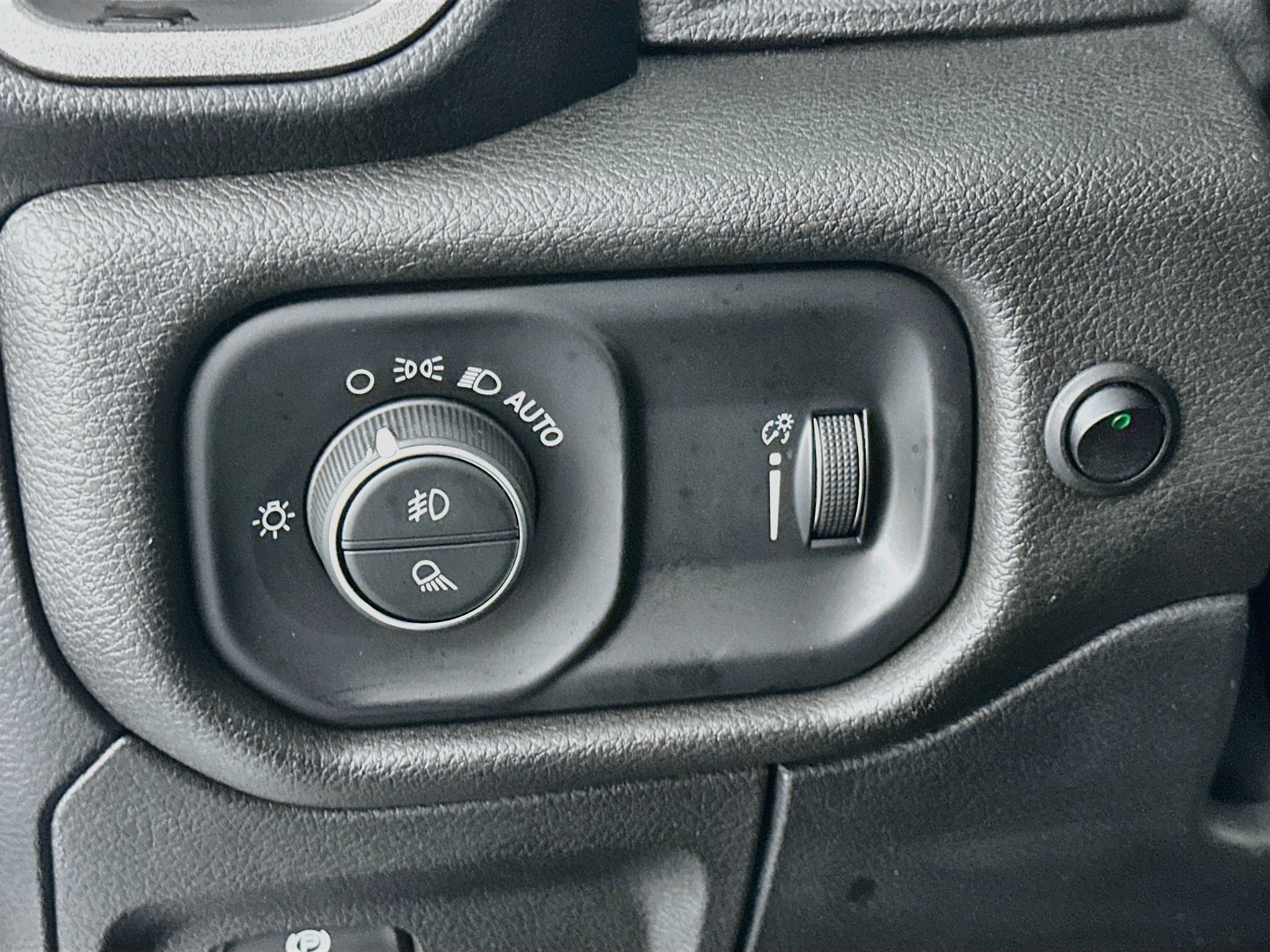 Used 2020 RAM 1500 Tradesman w/ Tradesman Group RWD image 16