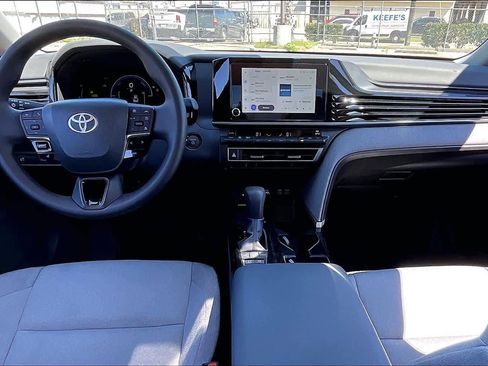 Used 2025 Toyota Camry LE image 13
