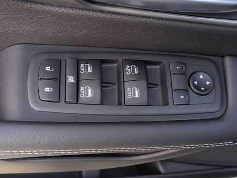 New 2026 Chrysler Pacifica Select w/ S Appearance Package image 25