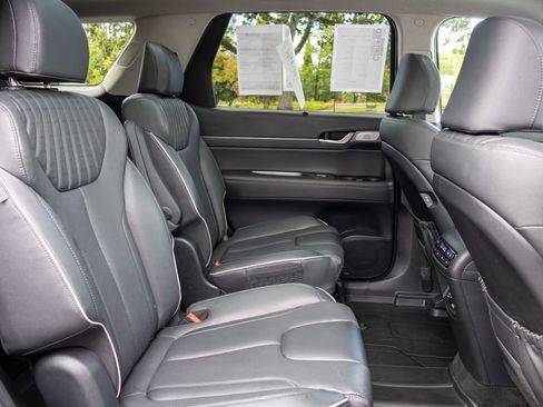 Used 2024 Hyundai Palisade Limited AWD/4WD image 13