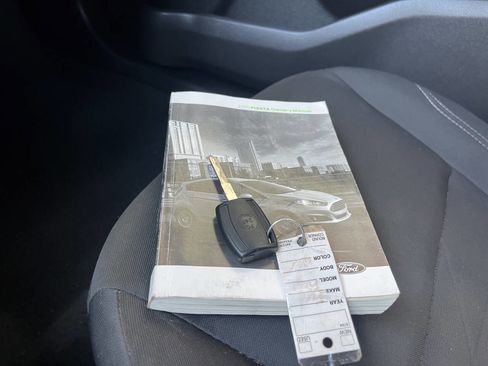 Used 2015 Ford Fiesta SE image 30