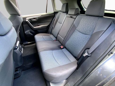 Used 2025 Toyota RAV4 XLE w/ Convenience Package FWD image 20