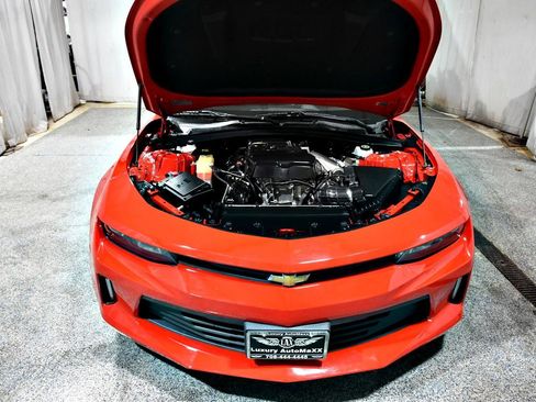 Used 2018 Chevrolet Camaro LT RWD image 32