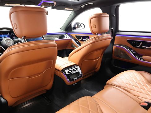 Used 2022 Mercedes-Benz S 500 4MATIC image 4