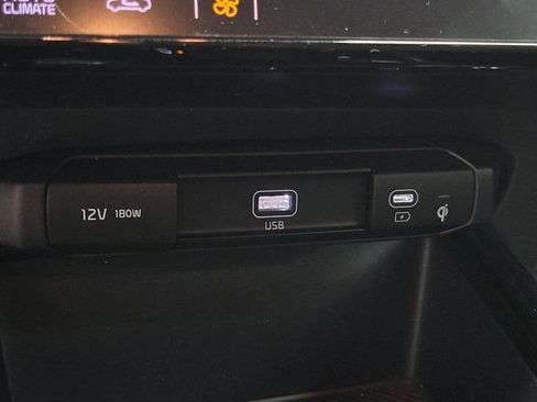Certified 2024 Kia Niro EX FWD image 30