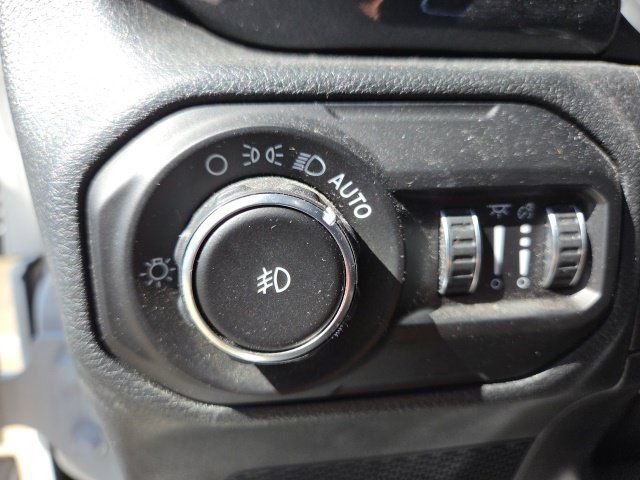 Used 2020 Jeep Wrangler Unlimited Sahara AWD/4WD image 30