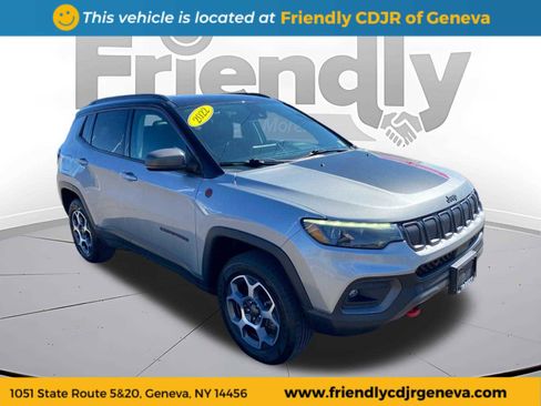 Used 2022 Jeep Compass Trailhawk w/ Trailhawk Elite Group image 3