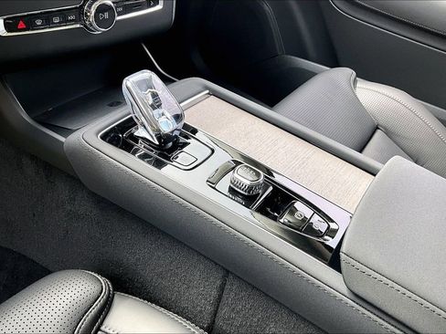 New 2026 Volvo XC90 T8 Ultra w/ Lounge Package AWD/4WD image 32