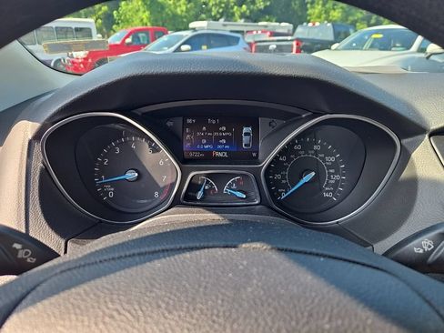 Used 2017 Ford Focus SE FWD image 10
