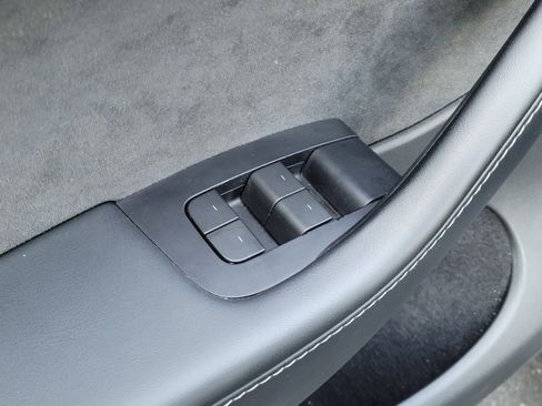 Used 2023 Tesla Model Y Long Range image 17