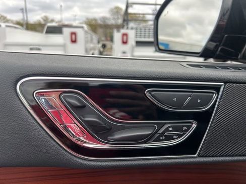 Used 2022 Lincoln Navigator L Reserve image 12