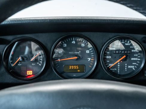 Used 1997 Porsche 911 Carrera RWD image 15