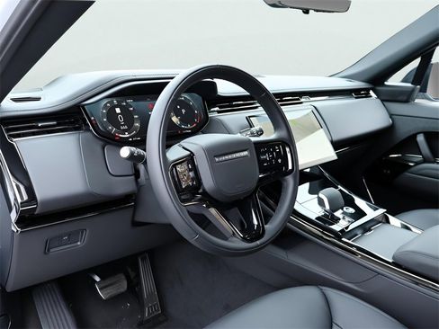 New 2025 Land Rover Range Rover Sport Dynamic SE image 18