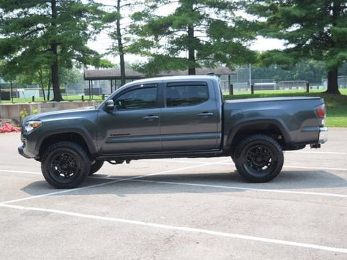 Used 2023 Toyota Tacoma TRD Off-Road AWD/4WD image 22