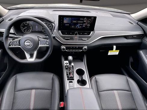 New 2026 Nissan Altima 2.5 SR image 5