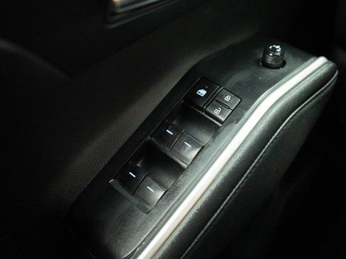 Used 2024 Toyota Highlander XLE AWD/4WD image 28