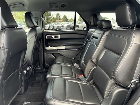 Used 2022 Ford Explorer XLT w/ Equipment Group 202A AWD/4WD image 22