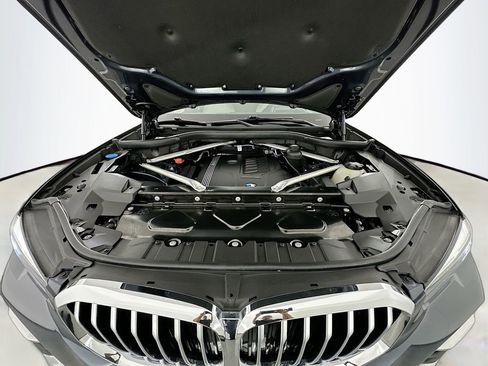 Used 2022 BMW X5 xDrive40i w/ Premium Package AWD/4WD image 33