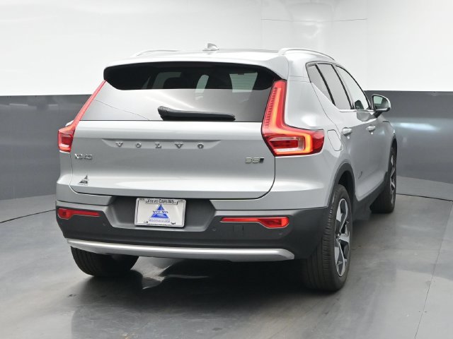 Used 2024 Volvo XC40 B5 Plus AWD/4WD image 8