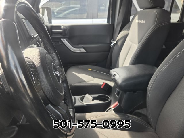 Used 2018 Jeep Wrangler Unlimited Sahara w/ Connectivity Group AWD/4WD image 8
