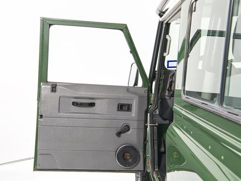 Used 1997 Land Rover Defender 90 AWD/4WD image 18