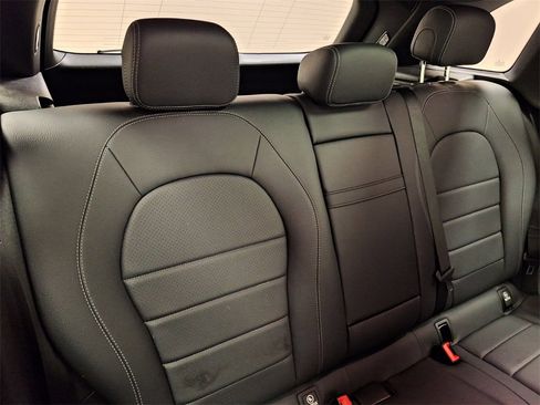Used 2019 Mercedes-Benz GLC 350e 4MATIC image 25