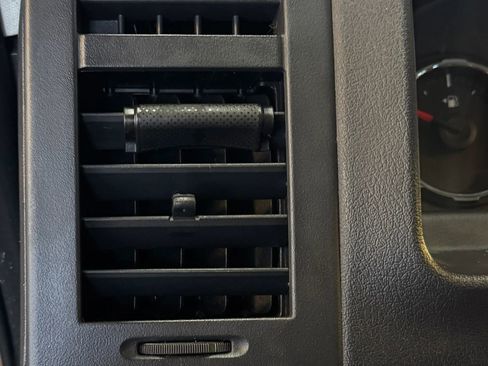 Used 2012 Jeep Liberty Limited w/ Tire & Wheel Group image 15