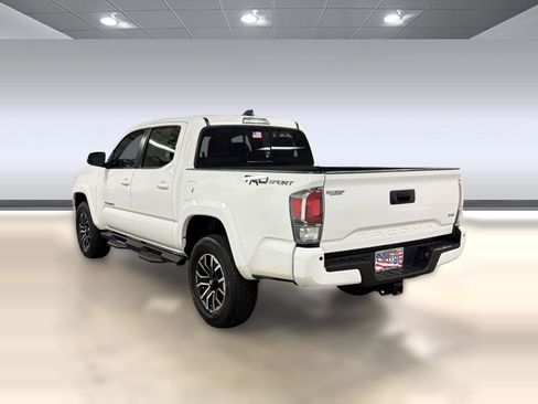 Used 2022 Toyota Tacoma TRD Sport w/ Technology Package RWD image 2