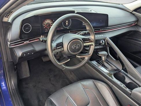 Used 2023 Hyundai Elantra Limited w/ Preferred Accessory Package image 10